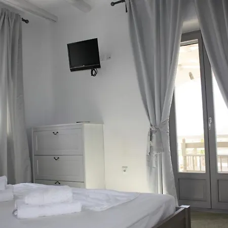 Xenia With Private Jacuzzi *